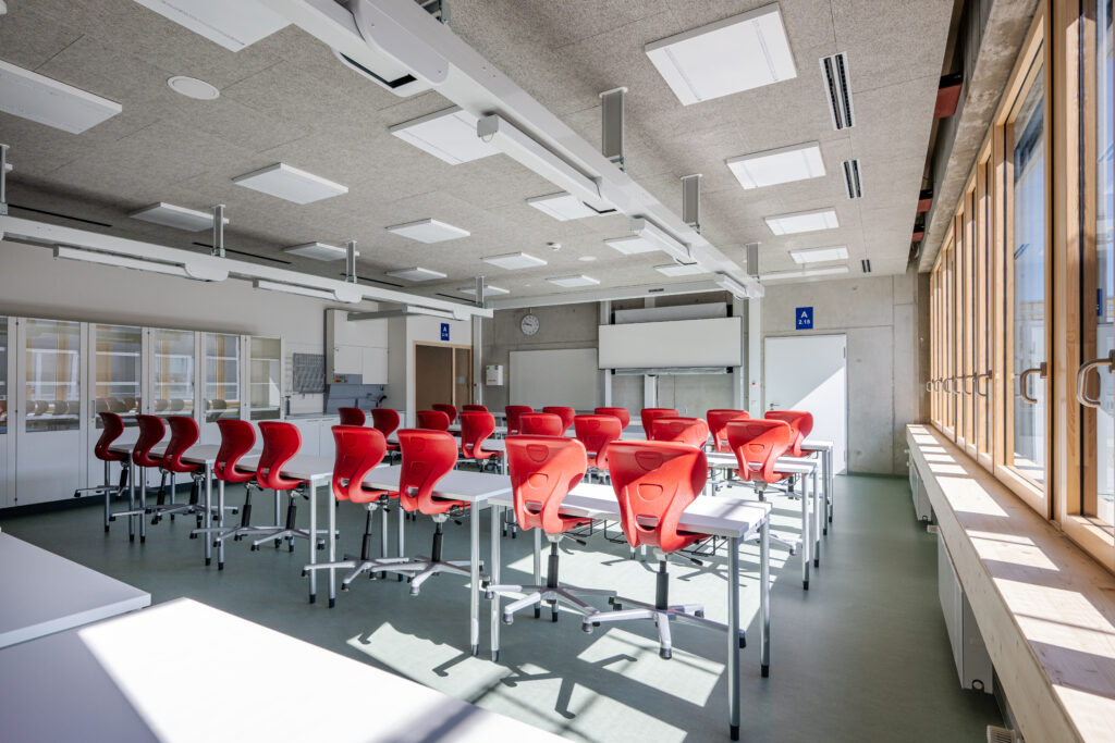 HOWOGE Bau-Erich-Kästner -Gymnasium,Erich-Kästner Straße 52, 12619 Berlin-Marzahn-Hellersdorf