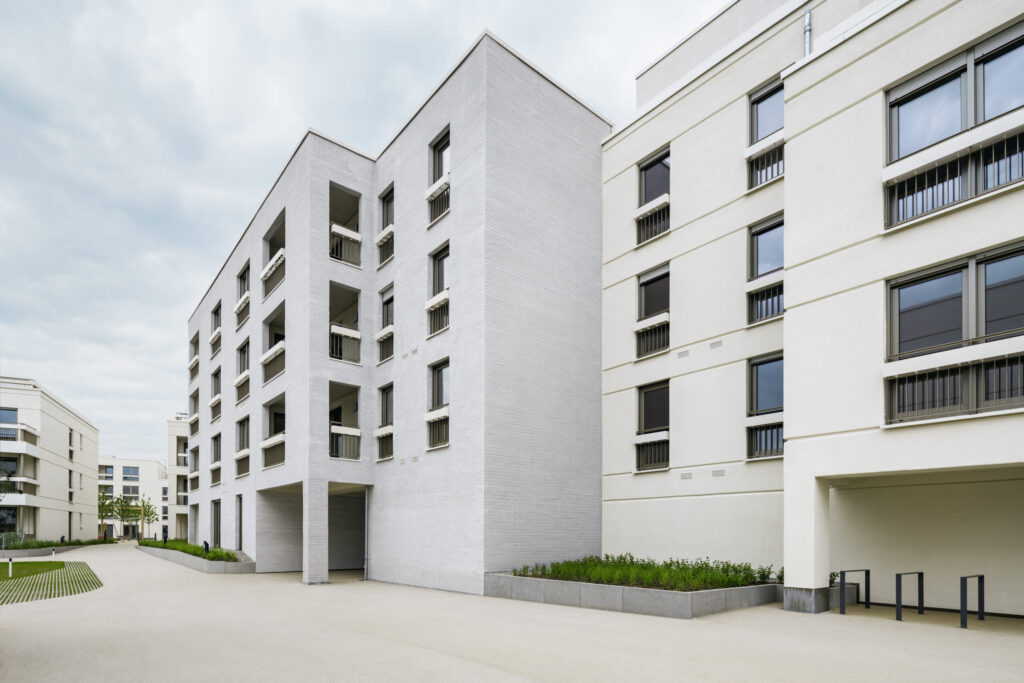 TruLiving_MLX682804-scaled