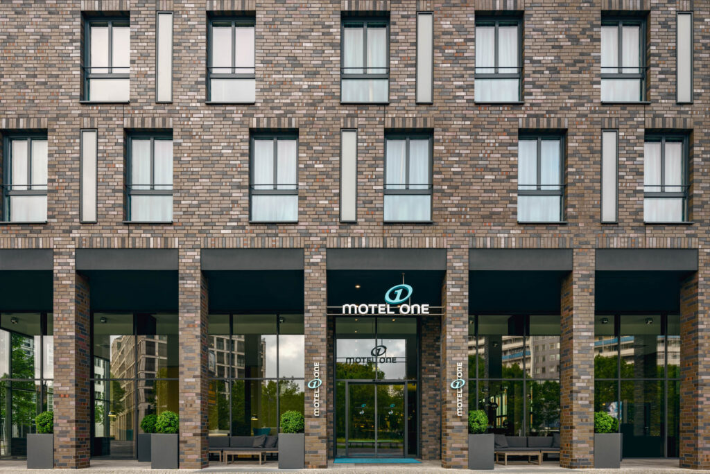 gustav-epple-bauunternehmung-stuttgart-motel-one-spittelmarkt-M1S_MLX636500